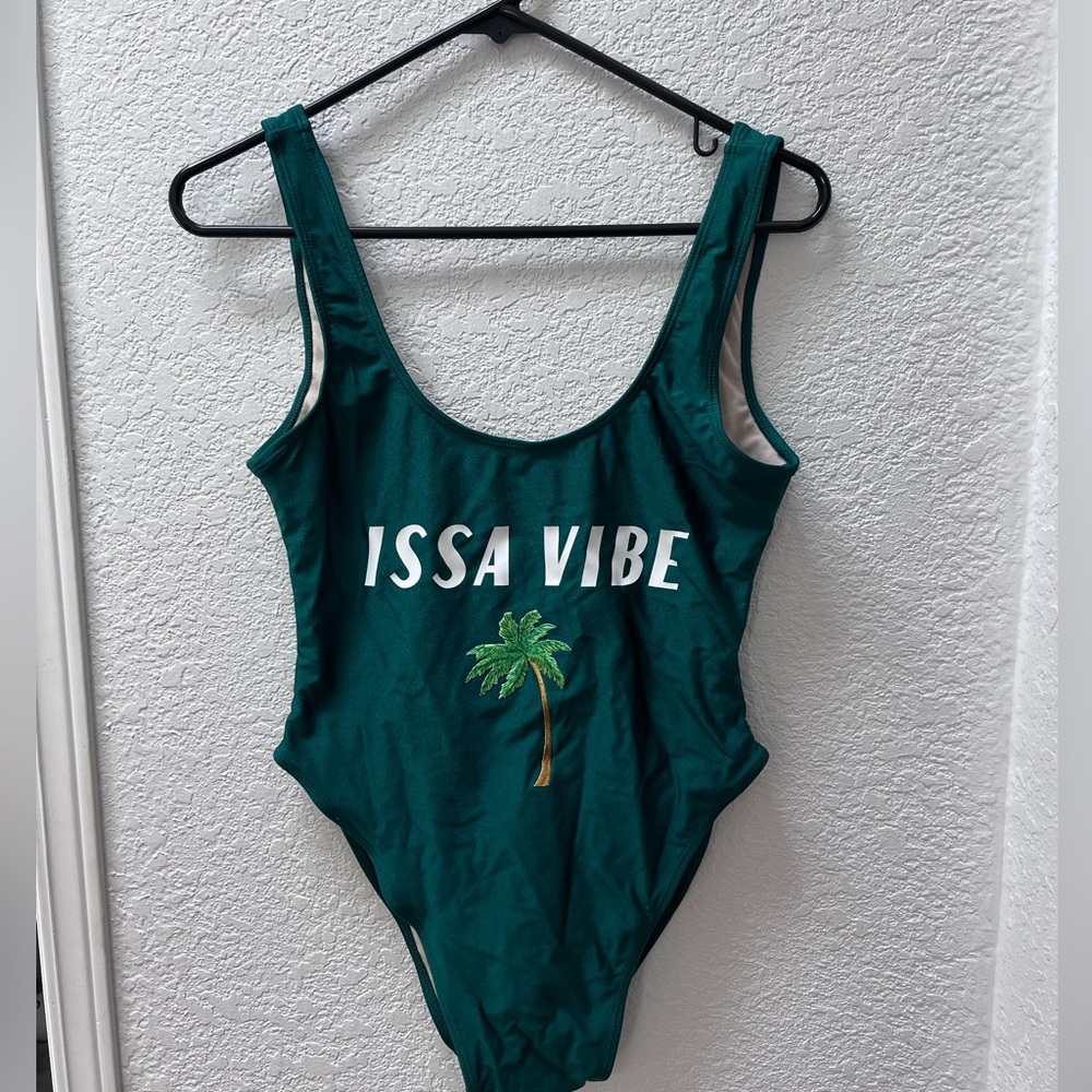 PRIVATE PARTY-ISSA VIBE 🌴HIGH CUT ONE PIECE SWIMSUIT -M/L